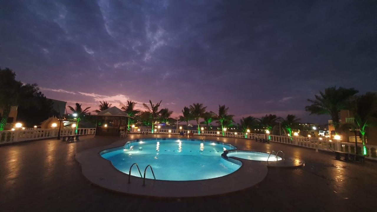 Dolphin Beach Resort Yanbu Luaran gambar